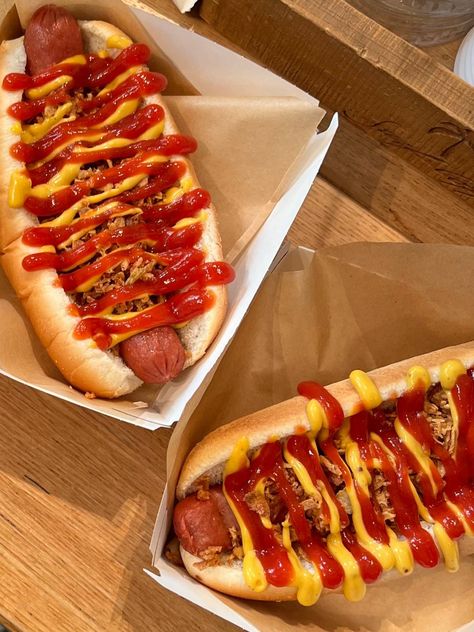 Hot Dog Aesthetic, Japanese Food Names, Scary Food, Food Captions, Dog Aesthetic, Sleepover Food, Yummy Comfort Food, Food Goals, American Traditional