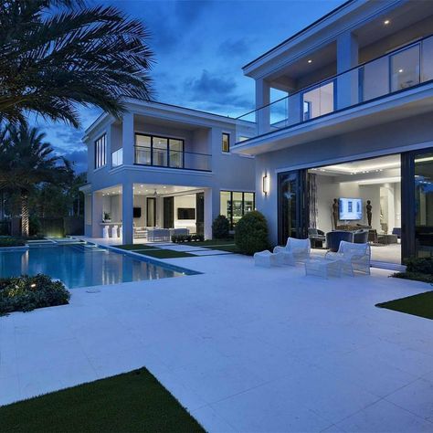 Homes In Florida, Million Dollar House, Boca Raton Florida, Million Dollar Homes, Funny Short Clips, Luxury Lifestyle Dreams, Luxury Homes Dream Houses, High Society, Million Dollar