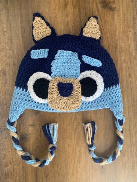 Crochet Cow Hat, Epic Clothes, Fun Hats, Crocheting Projects, Crocheting Ideas, Needle Crafts, Crochet Business, Crochet Design Pattern, Crochet Clothing And Accessories