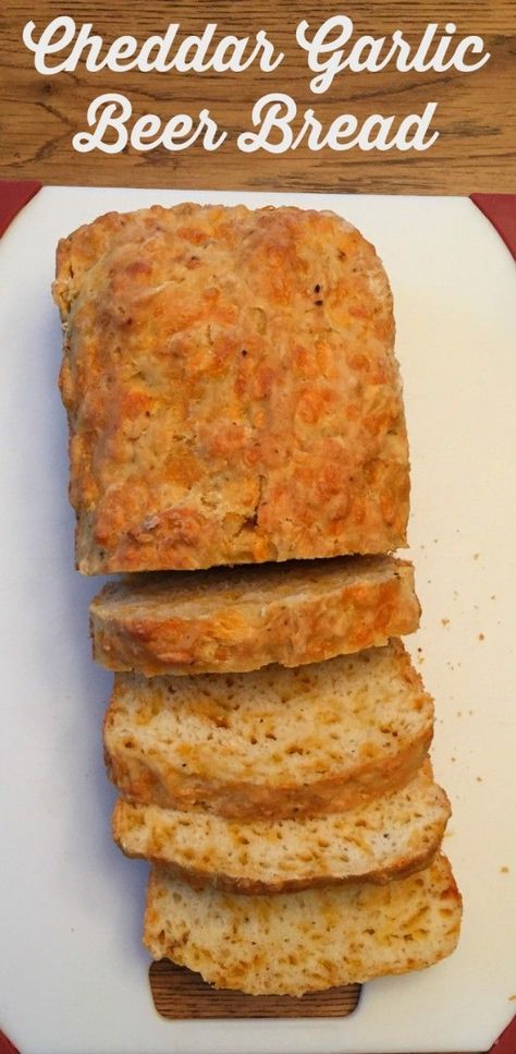 Garlic Beer Bread, Easy Bread Machine Recipes, Beer Bread Recipe, Bread Maker Recipes, Beer Bread, Baked Bread, Bread Machine Recipes, Beer Recipes, Easy Bread