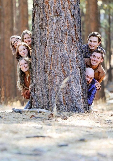 Family Of 7 Pictures Posing Ideas, Ranch Family Pictures, Large Family Photoshoot Outfits, Fall Family Of 4 Photos, Family Photo Props Outdoor, Crazy Family Photos, Fall Outdoor Family Photos, Family Of 8 Photoshoot, Family Of 8 Picture Poses