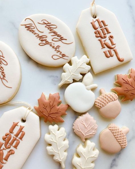 Edible Canvas (@ediblecanvas) posted on Instagram: “Few tidbits for Thanksgiving 🤍 minis made using the @williamssonoma pie punches #fallcookies #thanksgivingcookies #acorncookies…” • Nov 5, 2021 at 4:57pm UTC Thanksgiving Pie Cookies Decorated, Personalized Thanksgiving Cookies, Happy Thanksgiving Sugar Cookies, Pumpkin Pie Decorated Cookies, Turkey Cookie Platter Decorated, Thanksgiving Cookies Decorated, Maple Leaf Cookies, Acorn Cookies, Fall Decorated Cookies