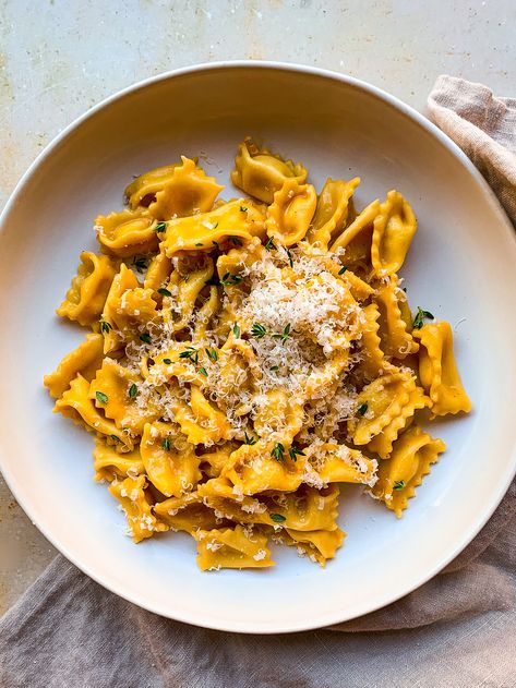 Agnolotti del Plin with Braised Shallots & Grana Padano Braised Shallots, Agnolotti Pasta, Grana Padano Cheese, Pasta Noodle Recipe, Pasta Plates, Pasta Dough, Fresh Pasta, Homemade Pasta, Vermouth