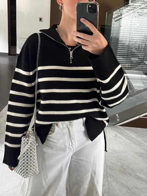 Black Pullover Outfit, England Outfits, Semi Formal Mujer, Striped Oversized Sweater, Ropa Semi Formal, Pullovers Outfit, Oversized Striped Sweater, Half Zip Sweater, Desi Fashion Casual