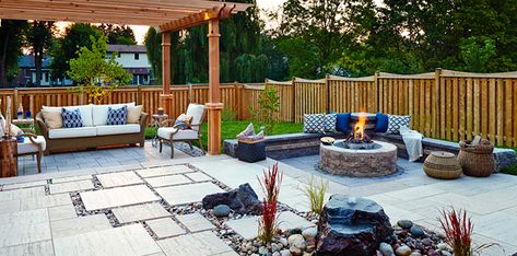 Design Per Patio, Outdoor Patio Ideas Backyards, Large Backyard Landscaping, Terrasse Design, Cozy Backyard, Backyard Seating, Fire Pit Seating, Patio Garden Design, Large Backyard