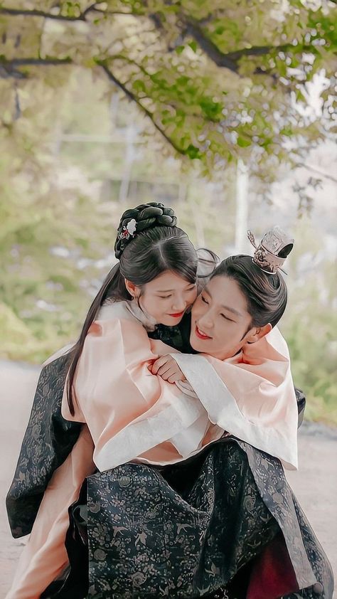 Scarlet Heart Ryeo Funny, Lee Min Ho Kiss, Iu Moon Lovers, Scarlet Heart Ryeo Wallpaper, Moon Lovers Drama, Moon Lovers Scarlet Heart Ryeo, Scarlet Heart Ryeo, Wang So, Ancient Dress