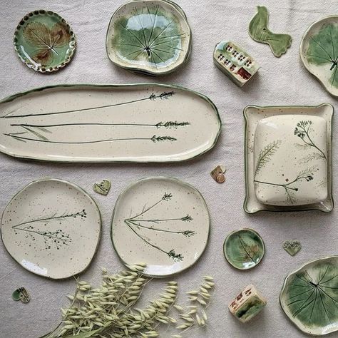 Love in Pottery on Instagram: "elegant ceramic plate collections by @glueckston ! 🙈😘💚 FOLLOW👉 @loveinpottery for more pottery contents ☕️ ! Credit 📷💚 @glueckston visit their page and support 💕 Follow us on @mustvisitguide (Travel Lovers), @dailyartlist (Art Lovers) & @musthomeguide (Interior Lovers) ! #handmadeceramics #stoneware #ceramica #glaze #clay #ceramicsculpture #tableware #artist #pottersofinstagram #ceramicstudio #ceramicartist #ceramicart #ceramique #craft #interiordesign #cont Earthy Ceramics, Handmade Ceramics Plates, Handmade Tableware, Beginner Pottery, Ceramic Workshop, Pottery Workshop, Pottery Handbuilding, Keramik Design, Ceramic Shop