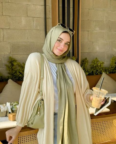 summer spring modest hijabi outfit hijab inspiration Hijab Fashion Inspiration Summer 2024, Hijab Summer Outfits 2024, Hijab Style For Summer, Modest Photoshoot Ideas, Hijabi Summer Fits, Hijab With Earrings, Summer Outfit Hijab, Hijabi Outfits Summer, Hijabi Outfit Inspiration