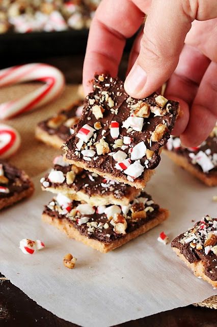 Cracker Toffee Recipe Saltine Christmas, Saltine Chocolate Bark, Saltine Bark Recipes, Peppermint Cracker Bark, Cracker Bark Saltine, Saltine Cracker Bark, Cracker Toffee Recipe Saltine, Christmas Crackers Recipe Saltine Toffee, Christmas Cracker Toffee