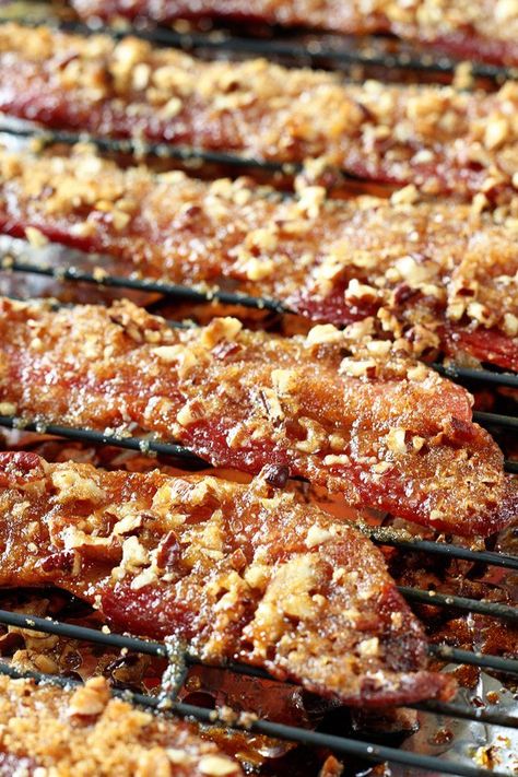 You're only 3 ingredients and about 30 minutes away from Praline Bacon deliciousness! #sponsored Bacon Candy, Pig Candy, Candied Bacon, Smoked Bacon, Bacon Recipes, Pork Dishes, Finger Food, 3 Ingredients, Meatloaf