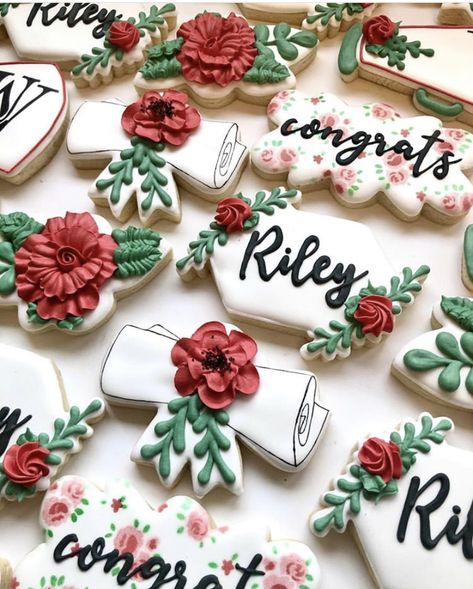 Minty Desserts, Graduation Party Desserts, Graduation Party High, Cookie Bakery, Graduation Party Planning, Cookie Bouquet, Graduation Cookies, Graduation Theme, Cookie Inspiration