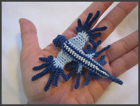 Blue+Glaucas+(Blue+Sea+Slug)+Amigurumi+v.2+by+kamidake.deviantart.com+on+@deviantART Slug Crochet, Blue Sea Slug, Crochet Coral, Mummy Crafts, Crochet Fish, Dmc Embroidery, Crochet Turtle, Crochet Dragon, Sea Slug