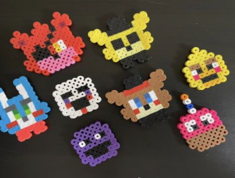 Fnaf Melty Beads, Fnaf Perler Beads Pattern Small, Fnaf Pearl Beads, Character Perler Bead Patterns, Fnaf Perler Beads Pattern, Fnaf Perler Beads, Perler Charms, Fnaf Crafts, Hama Art