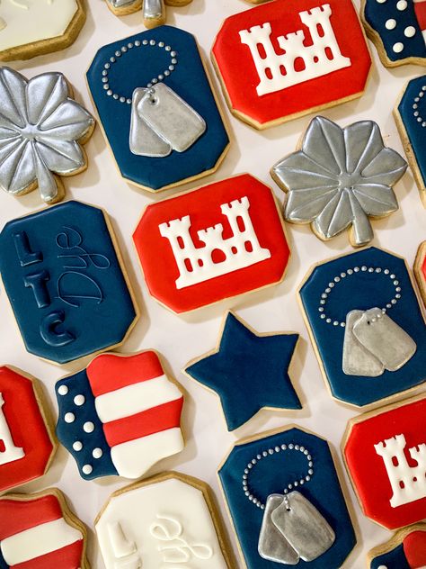 US Army 05 Promotion Cookies US ENGINEER IG: Bubbles.and.Crumbs Usps Cookies Decorated, Army Retirement Cookies, Airforce Cookies Decorated, Army Decorated Cookies, Army Promotion Cookies, Royal Icing Sugar, Graduation Cookies, Military Inspired, Custom Cookies