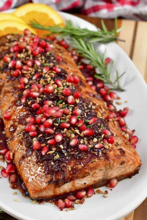 Christmas Baked Salmon, Salmon For Thanksgiving, Christmas Fish Recipes, Salmon Thanksgiving, Christmas Eve Dinner Menu Ideas, Christmas Salmon Recipe, Holiday Salmon, Salmon Pomegranate, Pomegranate Salmon