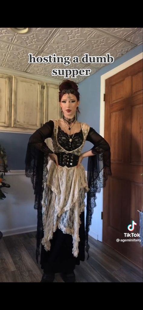 Ren Fare Diy, Alternative Fairy Outfits, Enby Halloween Costumes, Ren Faire Outfits Dark Fairy, Pirate Renn Faire, Pirate Witch Costume, Ren Fairy Costume, Witchy Ren Faire Costume, Ren Faire Witch Costume