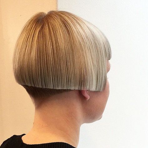 02_2016_blond_short | Cram nape | Flickr Womens Bob Hairstyles, Short Cuts For Women, Short Stacked Bob Hairstyles, Shaved Bob, Extreme Hairstyles, Please Do Not Disturb, Half Shaved Hair, Stacked Bob Hairstyles, Bob Hairstyles With Bangs