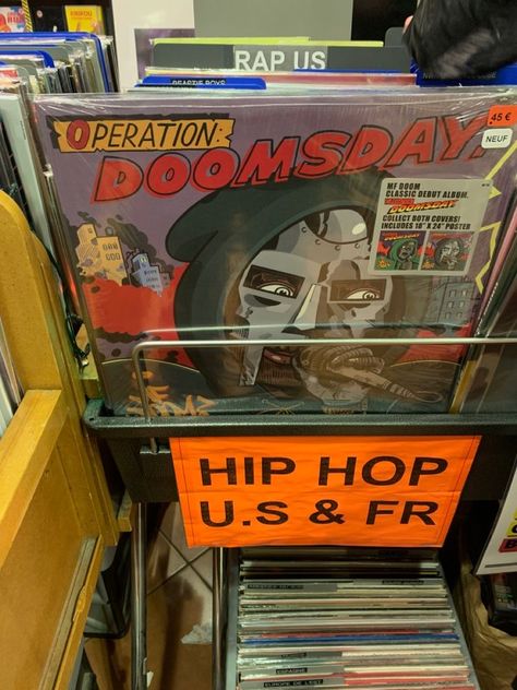 R&b Aesthetic, Music Hip Hop, Rap Us, Calming Pictures, Vinyl Aesthetic, Record Display, Vinyl Record Collection, Mf Doom, Vinyl Cd