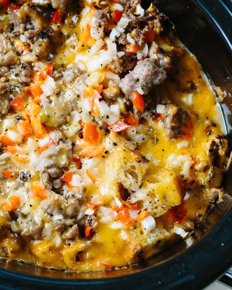 East Meals, Sausage And Egg Breakfast Casserole, Sausage And Egg Breakfast, Egg Breakfast Casserole, Slow Cooker Breakfast Casserole, Breakfast Egg Casserole, Easy Egg Recipes, Better Breakfast, Slow Cooker Breakfast