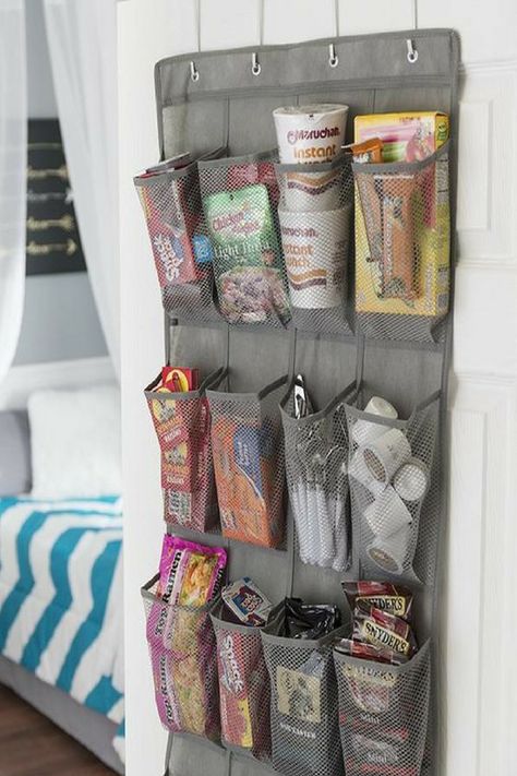 PINNING to remember for college organization tips. Great idea! #college Guys Apartment, College Dorm Diy, Dorm Room Organization Storage, College Dorm Room Organization, Guy Dorm, Guy Dorm Rooms, Dorm Inspiration, Dorm Room Hacks, Dorm Storage