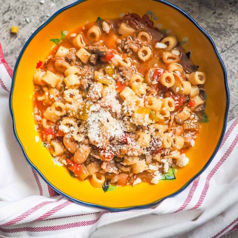 Pasta e Fagioli aka Pasta Fazool is an Italian stew made from pasta and beans. It is a complete meal made in just one pot and is just so incredibly delicious. #italian #pasta #yum Pasta Fazul, Pasta Fazool, Italian Stew, Pasta And Beans, Recipe For Pasta, Pasta Fagioli Recipe, Pasta Primavera Recipe, Frozen Pasta, Ditalini Pasta