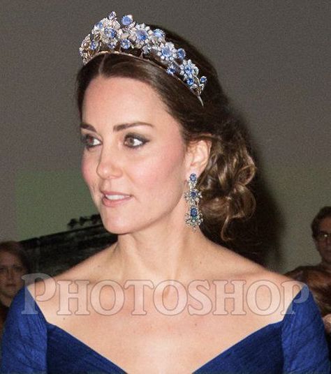 Kate Middleton Duchess of Cambridge with Barberini Sapphire tiara.......Uploaded By www.1stand2ndtimearound.etsy.com Ducesa Kate, Sapphire Tiara, Principe William Y Kate, Royal Monarchy, Düşes Kate, Prins William, Royal Crown Jewels, Prins Harry, Royal Crowns