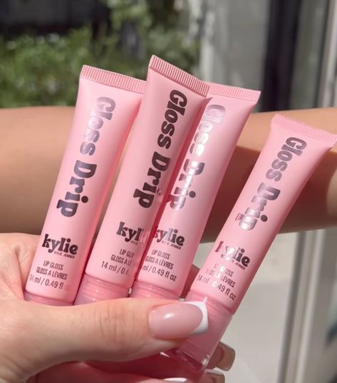 Gloss Drip, My Makeup Bag, Sweet Perfume, Kawaii Makeup, Sephora Skin Care, Healthy Skin Care, Care Bear, Girls Club, Kylie Cosmetics