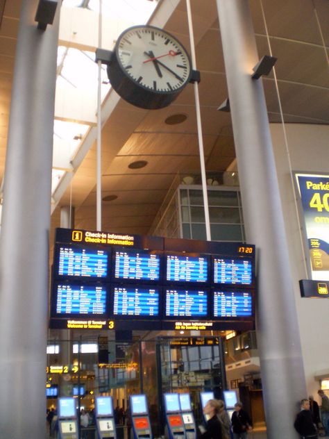 Copenhagen Airport 2011 Airport Night, Airport Signage, Airport Vibes, Copenhagen Airport, New York Night, International Airport, Copenhagen, Denmark, Vision Board