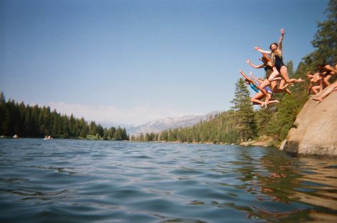 Lake Jumping, Summer Camp Canada, Hume Lake, Summer Camp Aesthetic, Camp America, Church Camp, Camping Aesthetic, Camp Vibes, Senior Trip