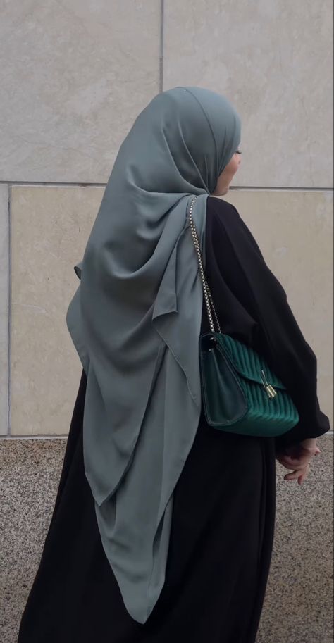 Veil Christian, Hijabi Lifestyle, Hijab Turban Style, Simple Hijab Tutorial, Stylish Outfits Casual, Abaya Hijab, Muslimah Outfit, Stile Hijab, Hijab Collection