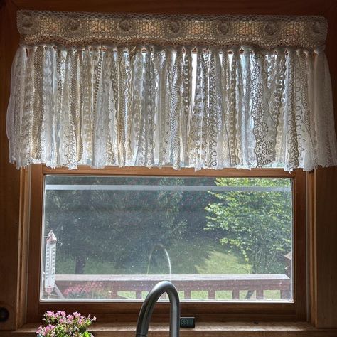 Custom Shabby Lace Curtain Hand Crochet Lace Kitchen Valance Kitchen Curtain Shabby Lace Window Curtain Cafe Curtain Wedding Decor - Etsy Vintage Lace Crafts, Lace Shower Curtains, Rv Curtains, Lace Valances, Lace Window, Lace Curtain, Cafe Curtain, Garland Backdrops, Wedding Garland