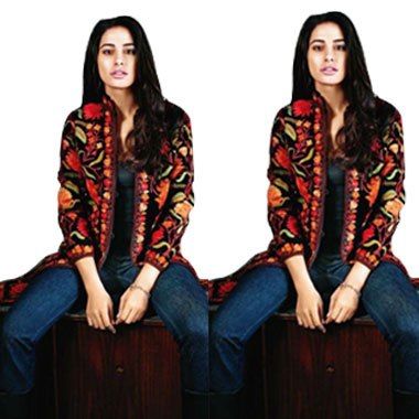 Bollywood celebrity and American model Nargis Fakhri in multi-colored Kashmiri crewel embroidery jacket. Discover similar products on Tjori. Pre-register on www.tjori.com. Kashmiri Jackets For Women, Kashmiri Outfit, Kashmiri Embroidery Suits, Kashmiri Outfits For Women, Printed Bell Bottoms, Kashmiri Embroidery, Traditional Prints, Embroidery Jacket, Angrakha Style