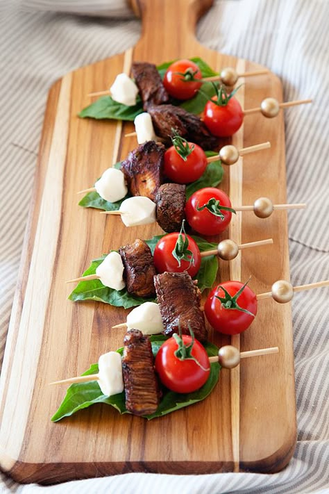 Balsamic Chicken Bites Recipe - Whipperberry Chicken Canapes Ideas, Steak Presentation, Kielbasa Pineapple, Pumpkin Pound Cake Recipes, Chicken Bites Recipe, Pickled Tomatoes, Chicken Bites Recipes, Appetizer Buffet, Cold Cut