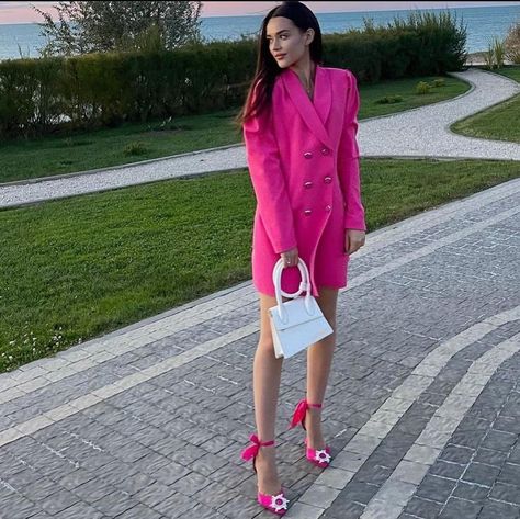 Persian Fashion, Cute Blazers, Pink Blazer, White Boots, Spring Trends, Colourful Outfits, Elegant Outfit, Cute Casual Outfits, Elegant Fashion