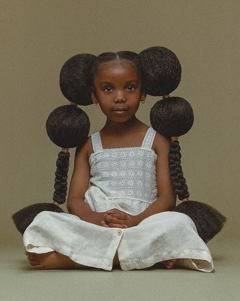 15 Bubble Braids Hairstyle for Kids in 2024 Afro Hair Art, Hair References, Afro Textured Hair, Editorial Hair, Pelo Afro, Brown Skin Girls, Hair Shows, Afro Punk, Kids Braided Hairstyles