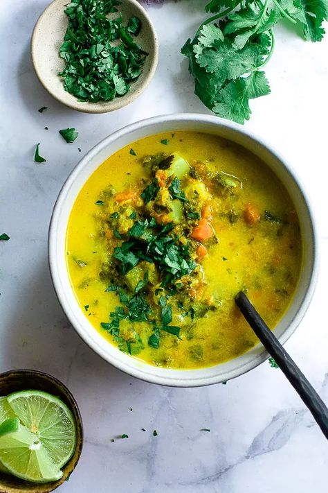 Carrot Soup Vegan, Kale Soup Vegan, Gut Healing Soup, Vegan Carrot Soup, Fodmap Meal Plan, Zucchini Carrot, Low Fodmap Diet Recipes, Fodmap Diet Recipes, Zucchini Soup