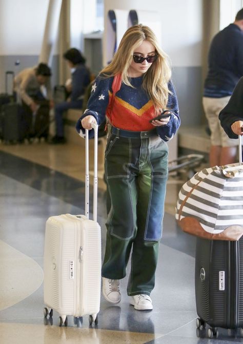 Disney Punk, Sabrina Carpenter Style, Sabrina Carpenter Outfits, Lax Airport, Lady Fashion, Girl Meets World, Florence Pugh, At The Airport, Tall Girl