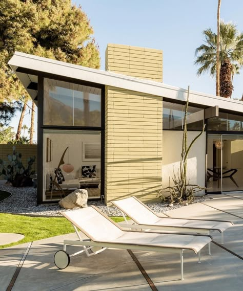 Exterior Updates on a Mid-Century Yellow Brick House Inspiring Architecture, Mid Century Modern Homes, Mid Century Modern Exterior, Mid Century Exterior, Mid Century Homes, Atomic Ranch, Mcm House, Modern Landscape Design, Mid Century Architecture