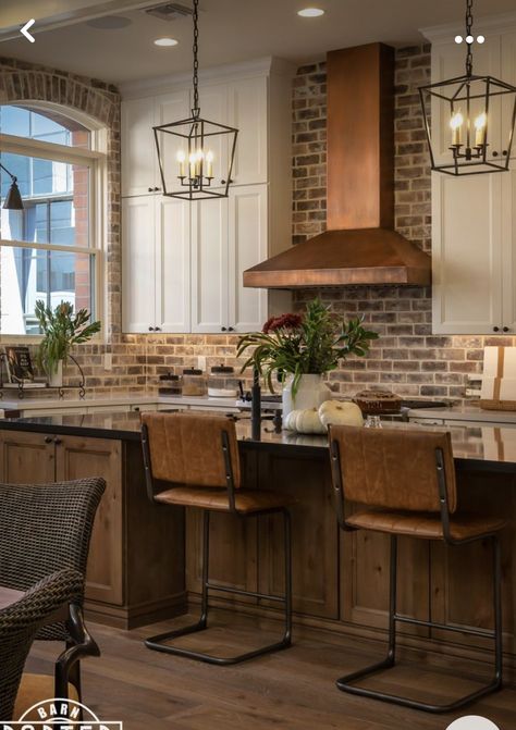 Southwest Kitchen, Copper Kitchen Backsplash, Vintage Living Room Decor, Boho Style Room, Brick Backsplash Kitchen, Kitchen Hood Design, Copper Hood, Copper Range Hood, Brick Kitchen