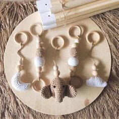 Gimnasio Bebés Montesori Nórdico Madera | Mercado Libre Baby Basket, Aesthetic Baby, Baby Baskets, Baby Gift Basket, Baby Diy, Baby Toy, Diy Baby Stuff, Baby Gift, Gift Baskets