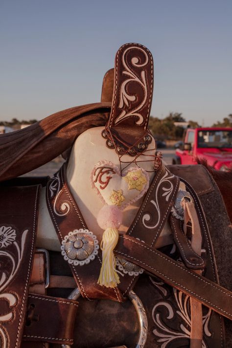 Mexican traditions live on in California through female rodeo performers Mexican Horse, Mexican Cowgirl Aesthetic, Mexican Rodeo, Mexican Traditions, Cowgirl Style Outfits, Female Fighter, Painted Hats, Cowgirl Aesthetic, Rodeo Life