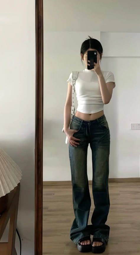 Low Waist Pants Outfit, Pant Outfits, Low Waist Pants, Korean Fits, Trendy Boy Outfits, Downtown Outfits, 2000s Fashion Outfits, Swaggy Outfits, Kpop Fashion Outfits