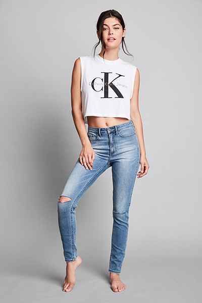 Stylish Eve Outfits, Calvin Klein Outfits, High Waisted Ripped Jeans, Jeans High Waisted, Calvin Klein Women, Crop Top Outfits, Jean Leggings, Curvy Fashion, Cute Casual Outfits