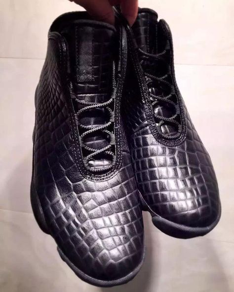 Jordan Horizon Croc // First Look | Nice Kicks Bad Shoes, Jordan Horizon, Jordan Swag, Jordan 13 Black, Jordan Jersey, Shoes Art, Jordan Shoes Girls, Sneakers Collection, Buy Jordans