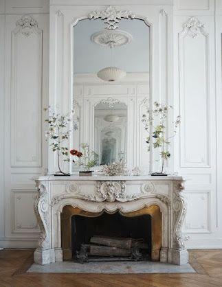 Picture Molding, French Style Homes, Brown Color Palette, Design Salon, Kitchen Trends, Trends 2024, Beautiful Space, Interior Design Trends, In Bloom