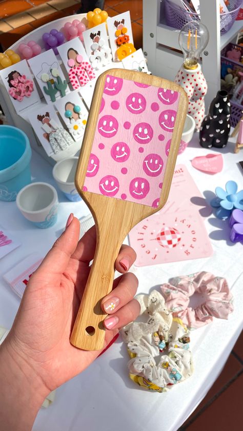 Girly Crafts, Bamboo Hair Brush, Painted Crafts, Young Women Activities, Craft Painting, Bamboo Brush, Cute Diys, Smiley Face, Hair Brush