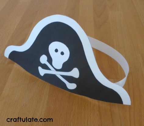 Diy Pirate Hat, Pirate Hat Crafts, Pirate Classroom, Diy Pirate, Pirate Activities, Pirate Crafts, Pirate Hat, Pirate Day, Pirate Birthday