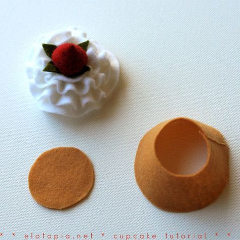 Felt Whipped Cream, Felt Bakery, Felt Sweets, Felt Food Diy, Felt Food Patterns, Felt Cupcakes, Felt Cake, Cupcake Tutorial, Felt Play Food