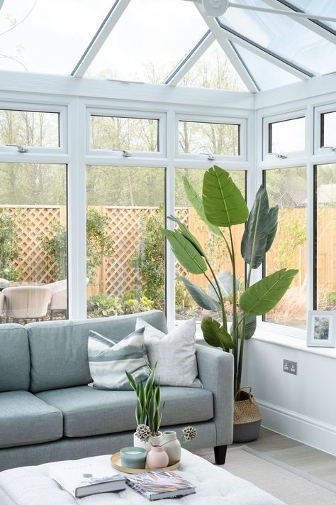 English Conservatory Interior, Conservatory Decor Ideas Uk, Conservatory Ideas Interior Decor Cozy, Cosy Conservatory Ideas Sunrooms, Conservatory Ideas Small, Conservatory Ideas Uk, Conservatory Decor Cosy, Cosy Conservatory Ideas, Conservatory Furniture Ideas