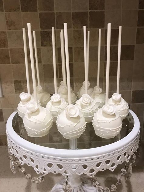 Elegant Cake Pops, Eid Moubarak, White Cake Pops, Bridal Shower Desserts, Candy Ideas, Wedding Cake Pops, Baby Shower Cake Pops, Baby Shower Treats, Drizzle Cake